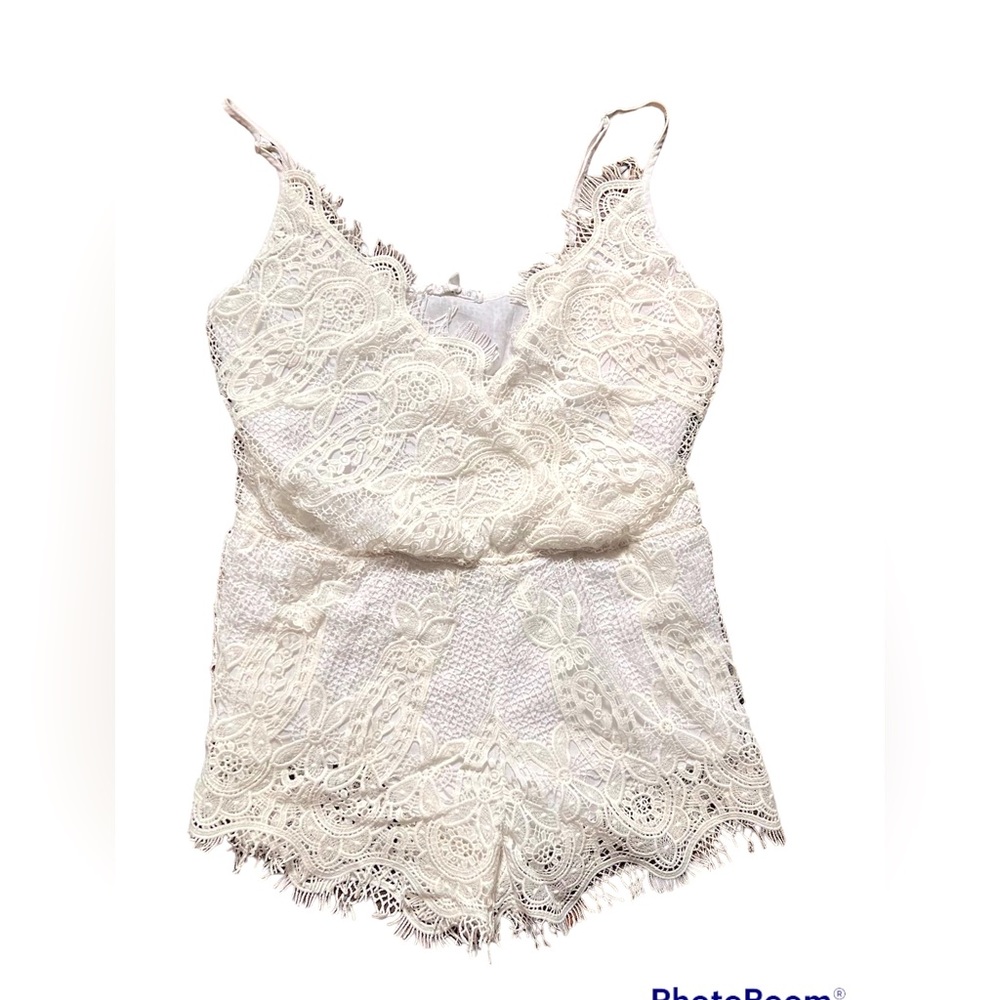 ⭐️Sexy White Romper